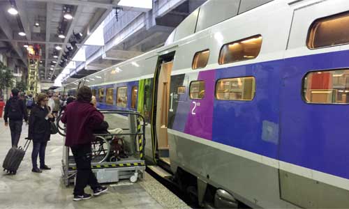 You are currently viewing Voyageur TGV en fauteuil : des réduc pour 3 accompagnateurs